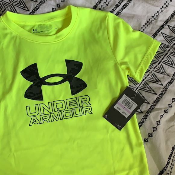 Boys Size 6 Yellow and Camo Under Armour Shirt NWT - Picture 3 of 5